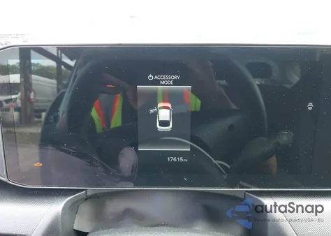 2025 Kia K4 Lxs z USA, uszkodzony, nr VIN 3KPFT4DE1SE045795